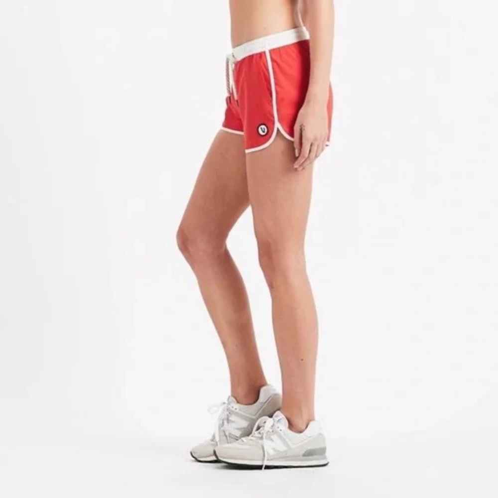 Vuori Tavi Shorts Melon Color 2” inseam, Size S